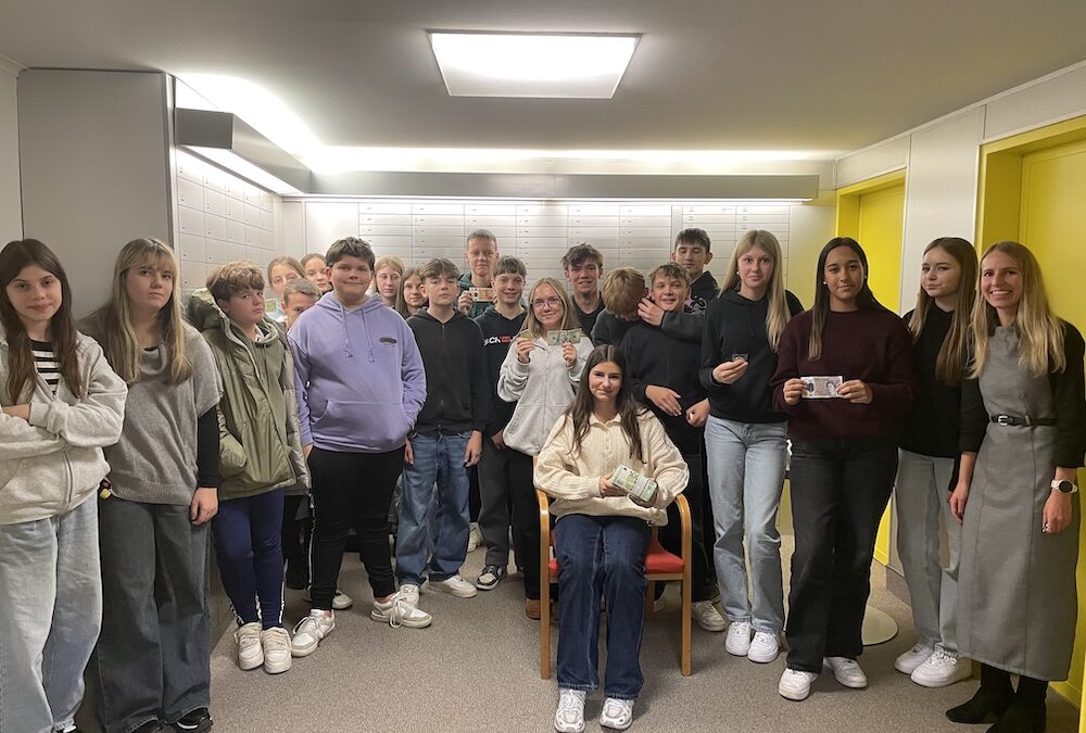 Fit for Life: Schülerinnen und Schüler entdecken die Welt der Bankwirtschaft